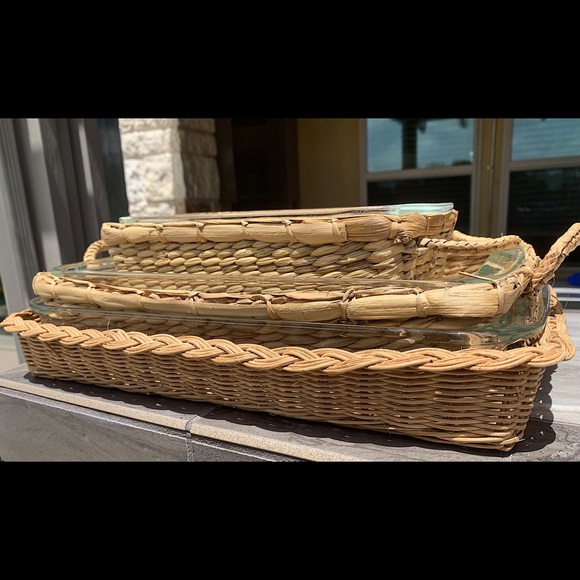 Vintage Pyrex Baker in a Basket Set - Picture 2 of 6